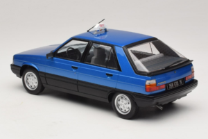 Renault 11 GTL Taxi James Bond MCG 1:18 MCG18833 Fém – 5. kép a 6-ből