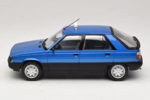 Renault 11 GTL Taxi James Bond MCG 1:18 MCG18833 Fém – 3. kép a 6-ből