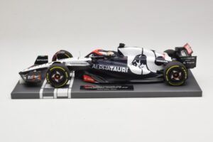 Scuderia AlphaTauri AT04 D. Ricciardo Hungarian GP 2023 Minichamps 1:18 117231203 Gyanta – 3. kép a 7-ből