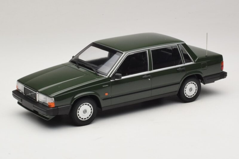 Volvo 740 GL Sötétzöld Minichamps 1:18 155171702 Fém