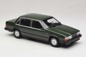 Volvo 740 GL Sötétzöld Minichamps 1:18 155171702 Fém – 4. kép a 6-ből