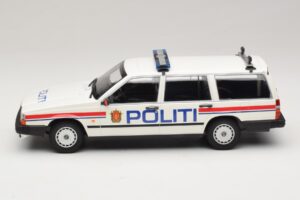 Volvo 740 GL Kombi Politi Norway Minichamps 1:18 155171796 Fém – 3. kép a 6-ből