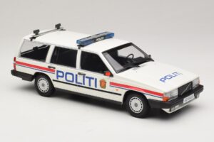 Volvo 740 GL Kombi Politi Norway Minichamps 1:18 155171796 Fém – 4. kép a 6-ből