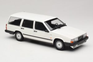 Volvo 740 GL Kombi Fehér Minichamps 1:18 155171772 Fém – 4. kép a 6-ből