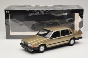 Volvo 740 GL Arany Minichamps 1:18 155171700 Fém – 6. kép a 6-ből