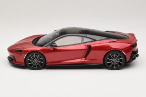 McLaren GTS Piros GT Spirit 1:18 GT971 Gyanta – 3. kép a 6-ből