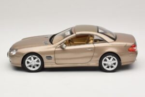 Mercedes SL500 R230 Travertine Beige Norev 1:18 183843 Fém – 4. kép a 9-ből