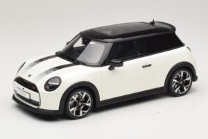 Mini Cooper S F66 Nanuq White Metallic Otto 1:18 Mini Cooper S F66 Nanuq White Metallic Otto 1:18 OT1245 Gyanta