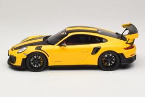 Porsche 911 GT2 RS 991.2 Nurburgring Lap Record Sárga GT Spirit 1:18 GT972 Gyanta – 3. kép a 6-ből