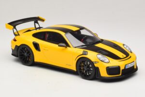 Porsche 911 GT2 RS 991.2 Nurburgring Lap Record Sárga GT Spirit 1:18 GT972 Gyanta – 4. kép a 6-ből