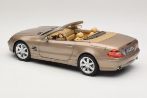 Mercedes SL500 R230 Travertine Beige Norev 1:18 183843 Fém – 8. kép a 9-ből
