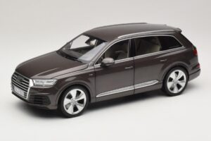 Audi Q7 4M Argus Brown Minichamps 1:18 5011407615 Fém