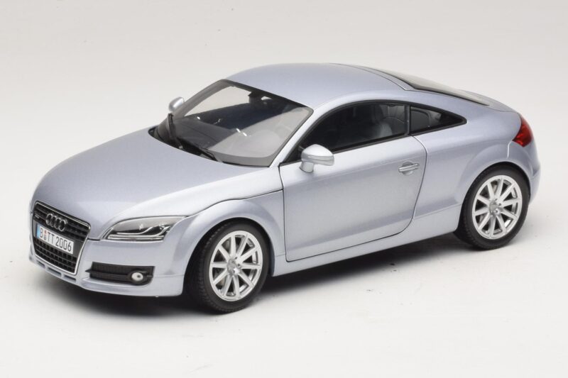 Audi TT 8N Silverblue Metallic Minichamps 1:18 100015020 Fém