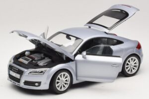 Audi TT 8N Silverblue Metallic Minichamps 1:18 100015020 Fém – 2. kép a 8-ből