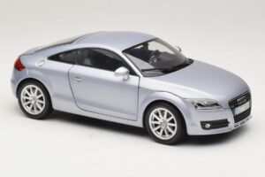 Audi TT 8N Silverblue Metallic Minichamps 1:18 100015020 Fém – 6. kép a 8-ből