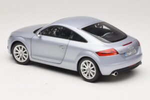 Audi TT 8N Silverblue Metallic Minichamps 1:18 100015020 Fém – 7. kép a 8-ből