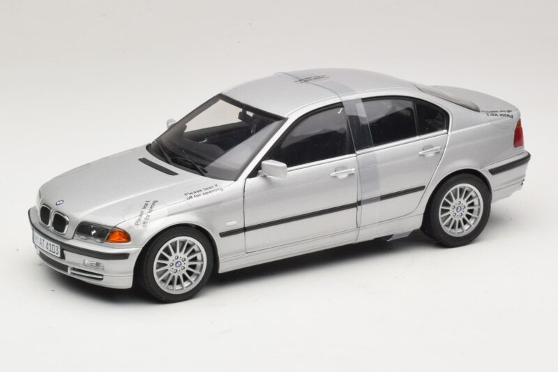 BMW 3-Series E46 6-Cylinder Ezüst UT Models 1:18 BMW 3-Series E46 6-Cylinder Ezüst UT Models 1:18 20512 Fém