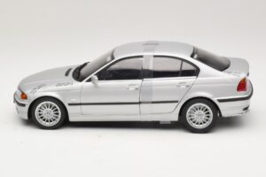 BMW 3-Series E46 6-Cylinder Ezüst UT Models 1:18 20512 Fém – 3. kép a 6-ből