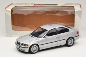 BMW 3-Series E46 6-Cylinder Ezüst UT Models 1:18 20512 Fém – 6. kép a 6-ből