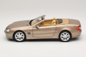 Mercedes SL500 R230 Travertine Beige Norev 1:18 183843 Fém – 5. kép a 9-ből