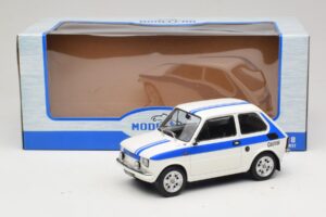 Fiat 126 Castrol Livery Fehér Kék MCG 1:18 MCG18666 Fém – 6. kép a 6-ből