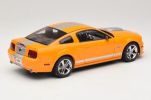 Ford Mustang GT S197 Grabber Orange Metallic AUTOart 1:18 73117-A1 Fém – 3. kép a 8-ből
