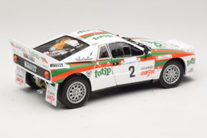 Lancia 037 #2 A. Bettega / M. Perissinot Rally San Marino 1984 Kyosho 1:18 08306F Fém – 3. kép a 8-ből