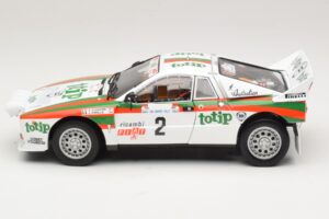 Lancia 037 #2 A. Bettega / M. Perissinot Rally San Marino 1984 Kyosho 1:18 08306F Fém – 4. kép a 8-ből