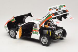 Lancia 037 #2 A. Bettega / M. Perissinot Rally San Marino 1984 Kyosho 1:18 08306F Fém – 5. kép a 8-ből