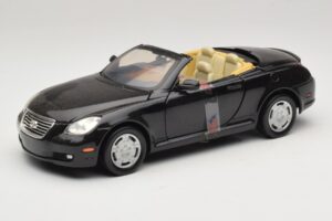Lexus SC430 Kabrió Fekete Motormax 1:18 73119 Fém