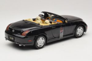 Lexus SC430 Kabrió Fekete Motormax 1:18 73119 Fém – 2. kép a 6-ből