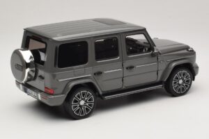 Mercedes G-Class W465 Classic Grey Norev 1:18 183035 Fém – 2. kép a 6-ből