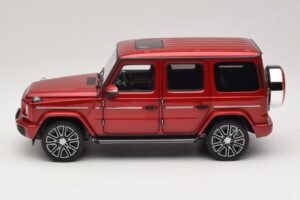 Mercedes G-Class W465 Hyacinth Red Norev 1:18 183037 Fém – 3. kép a 6-ből