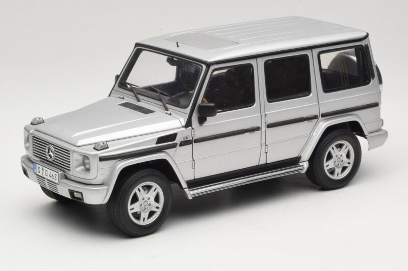 Mercedes G500 W463 LWB Kereskedői Kiadás Ezüst AUTOart 1:18 B66962142 Fém