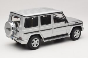 Mercedes G500 W463 LWB Kereskedői Kiadás Ezüst AUTOart 1:18 B66962142 Fém – 3. kép a 8-ből
