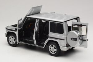 Mercedes G500 W463 LWB Kereskedői Kiadás Ezüst AUTOart 1:18 B66962142 Fém – 5. kép a 8-ből