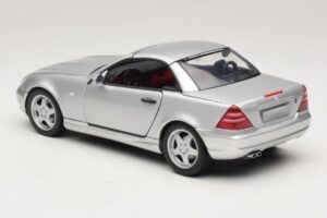 Mercedes SLK230 R170 AMG Roadster Ezüst UT Models 1:18 26152 Fém – 7. kép a 8-ből