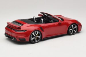 Porsche 911 992 Turbo S Kabrió Sötétpiros Minichamps 1:18 PORSCHE007 Fém – 2. kép a 6-ből