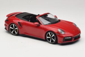 Porsche 911 992 Turbo S Kabrió Sötétpiros Minichamps 1:18 PORSCHE007 Fém – 4. kép a 6-ből