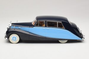 Rolls-Royce Silver Wraith Empress by Hooper Fekete & Sötétkék MCG 1:18 MCG18051 Fém – 3. kép a 6-ből