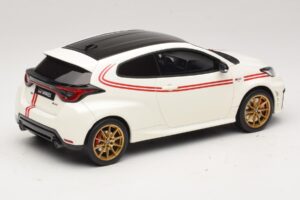 Toyota GR Yaris TGR Italy Limitált Kiadás Pure White Otto 1:18 OT1183 Gyanta – 2. kép a 6-ből