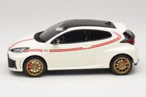 Toyota GR Yaris TGR Italy Limitált Kiadás Pure White Otto 1:18 OT1183 Gyanta – 3. kép a 6-ből