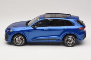 Audi SQ5 FY TFSI Ultra Kék Otto 1:18 OT1281 Gyanta – 3. kép a 6-ből