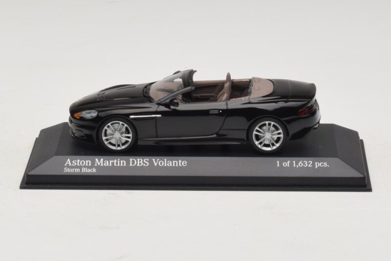Aston Martin DBS Volante Fekete Metál Minichamps 1:43 Aston Martin DBS Volante Fekete Metál Minichamps 1:43 400137930 Fém