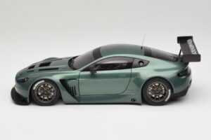 Aston Martin V12 Vantage GT3 Zöld AUTOart 1:18 81306 Fém – 3. kép a 6-ből