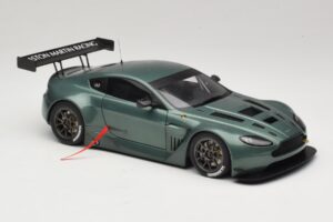 Aston Martin V12 Vantage GT3 Zöld AUTOart 1:18 81306 Fém – 4. kép a 6-ből