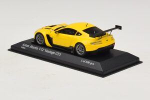 Aston Martin V12 Vantage GT3 Sárga Minichamps 1:43 437121391 Fém – 3. kép a 4-ből