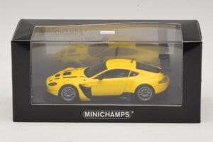 Aston Martin V12 Vantage GT3 Sárga Minichamps 1:43 437121391 Fém – 4. kép a 4-ből