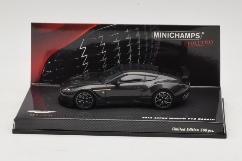 Aston Martin V12 Zagato Scintilla Silver Minichamps 1:43 Aston Martin V12 Zagato Scintilla Silver Minichamps 1:43 437137221 Fém