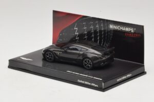 Aston Martin V12 Zagato Scintilla Silver Minichamps 1:43 437137221 Fém – 3. kép a 5-ből